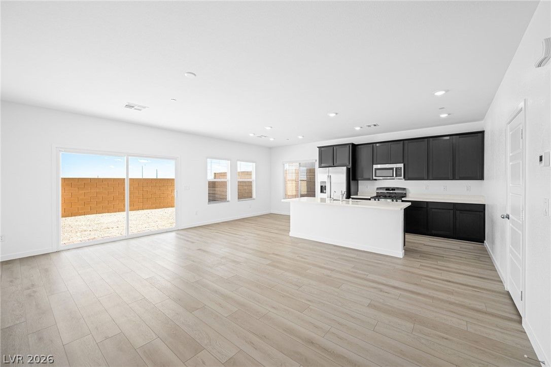 3350 Dancing Waters Street — photo 5