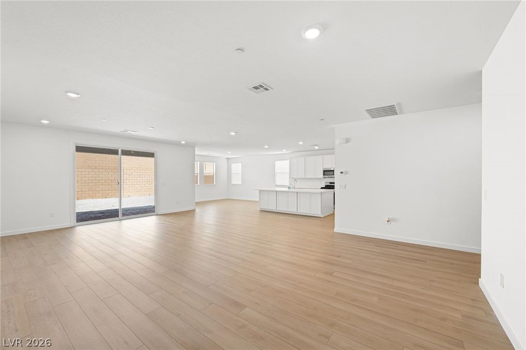 10874 Lewis Pointe Avenue — photo 4