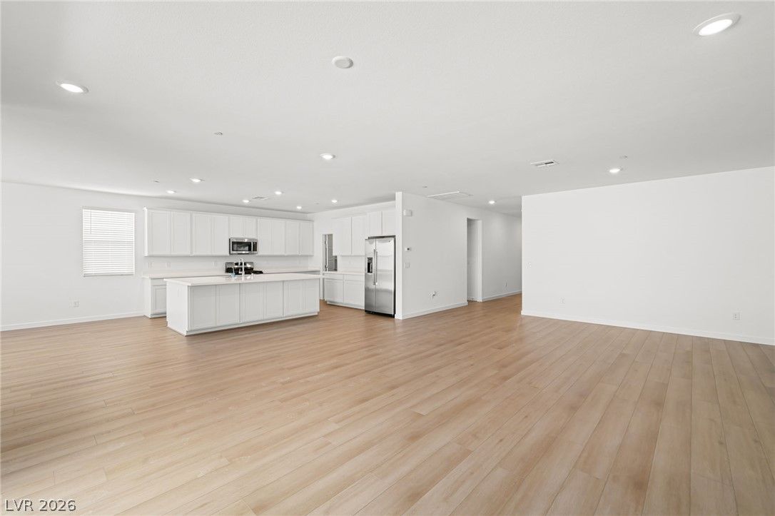10874 Lewis Pointe Avenue — photo 5