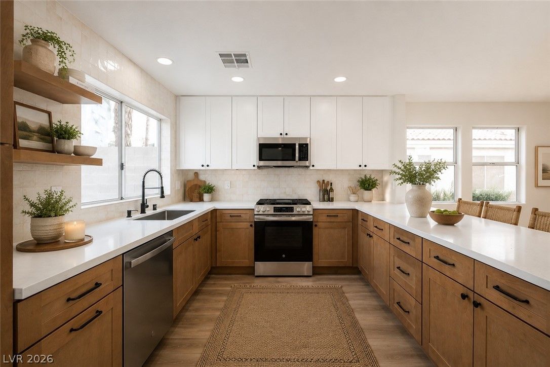 9516 Fox Forest Avenue — photo 1 of 26
