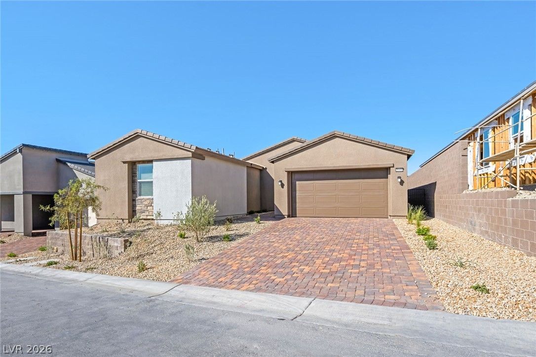 1444 Bianca Falls Drive — photo 3 of 33