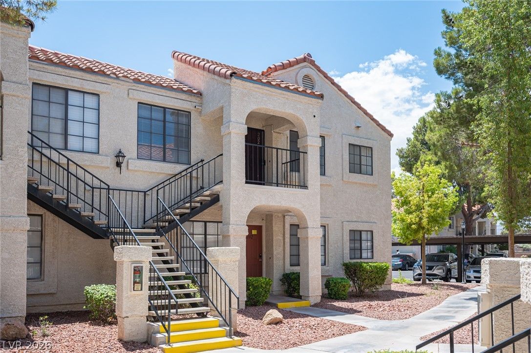4729 Nara Vista Way 202 — photo 2 of 38