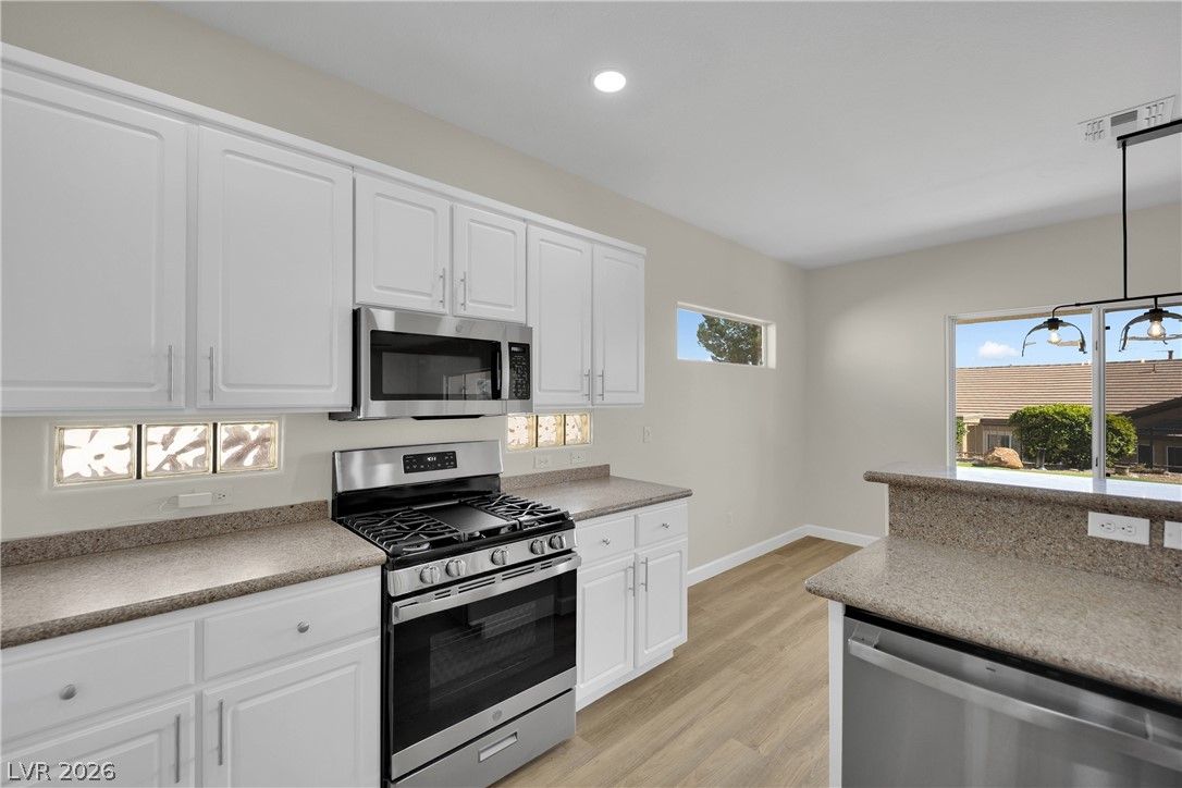 2847 Forest Grove Drive — photo 5 of 39