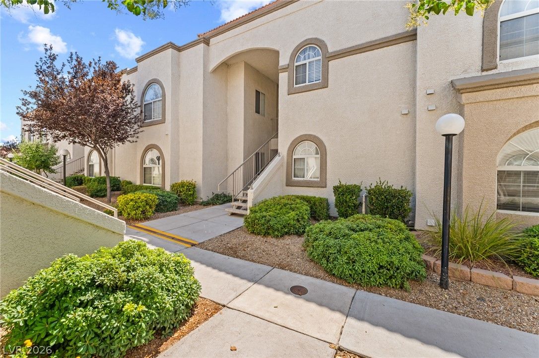 3125 North Buffalo Drive 1099 — photo 1