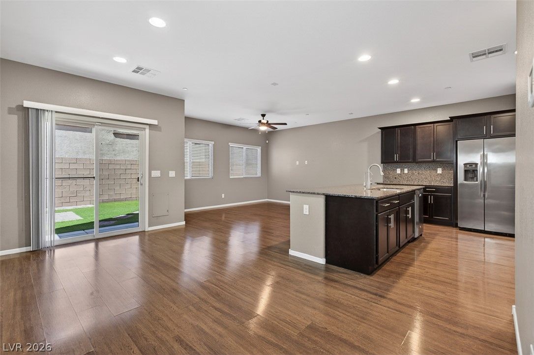 1146 Jesse Harbor Avenue — photo 5