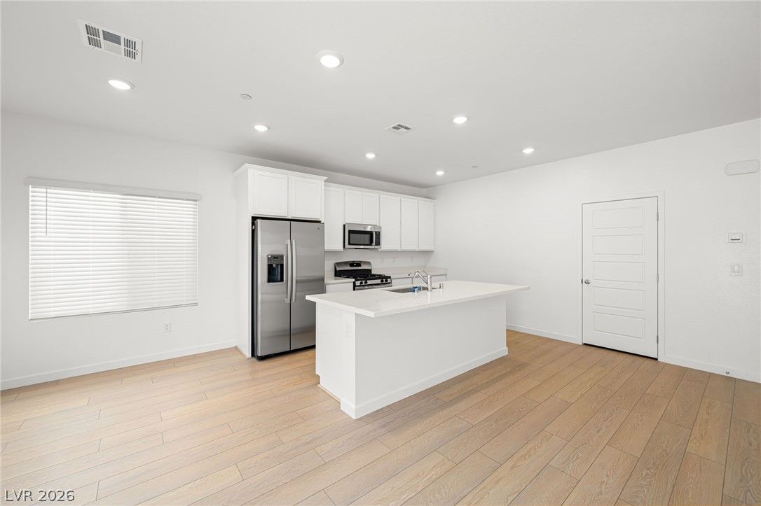 3387 Dancing Waters Street — photo 5 of 28