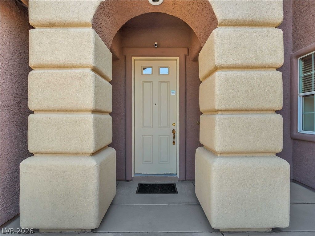 2129 Mistle Thrush Drive — photo 3