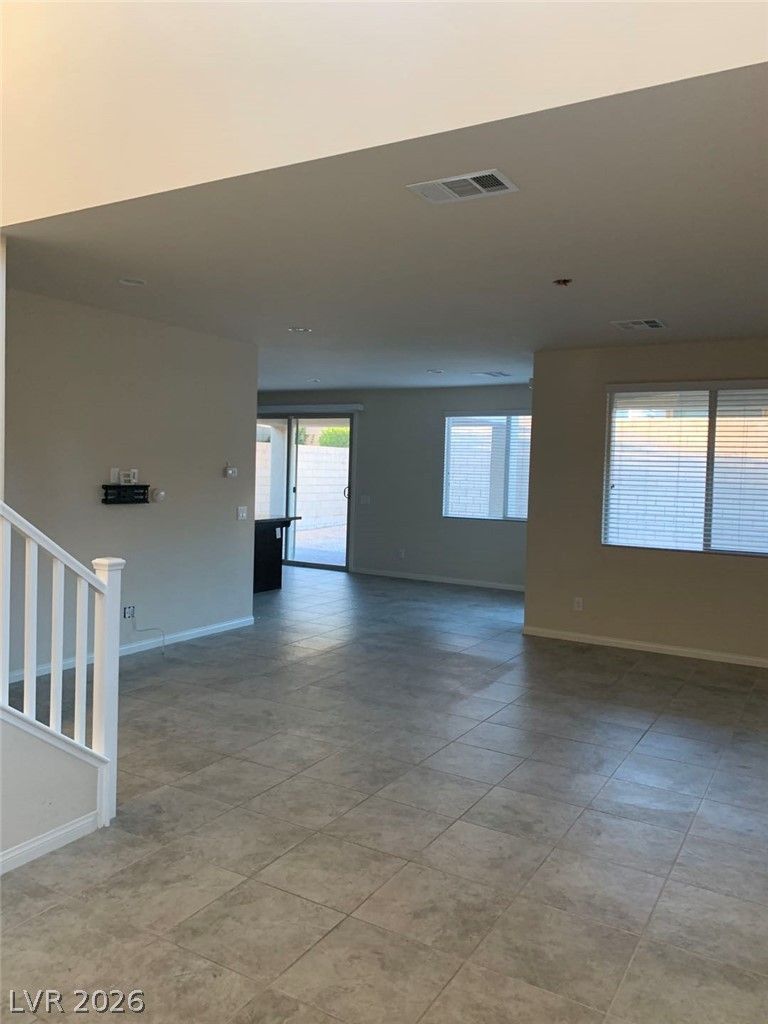 933 Kimbark Avenue — photo 4