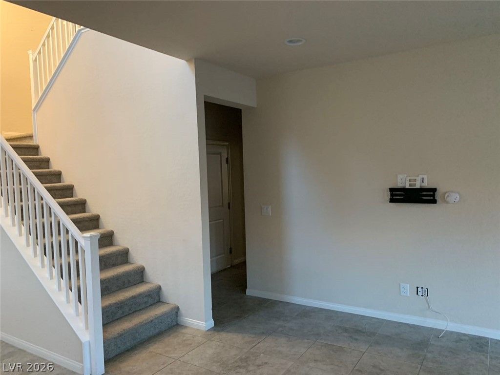 933 Kimbark Avenue — photo 5