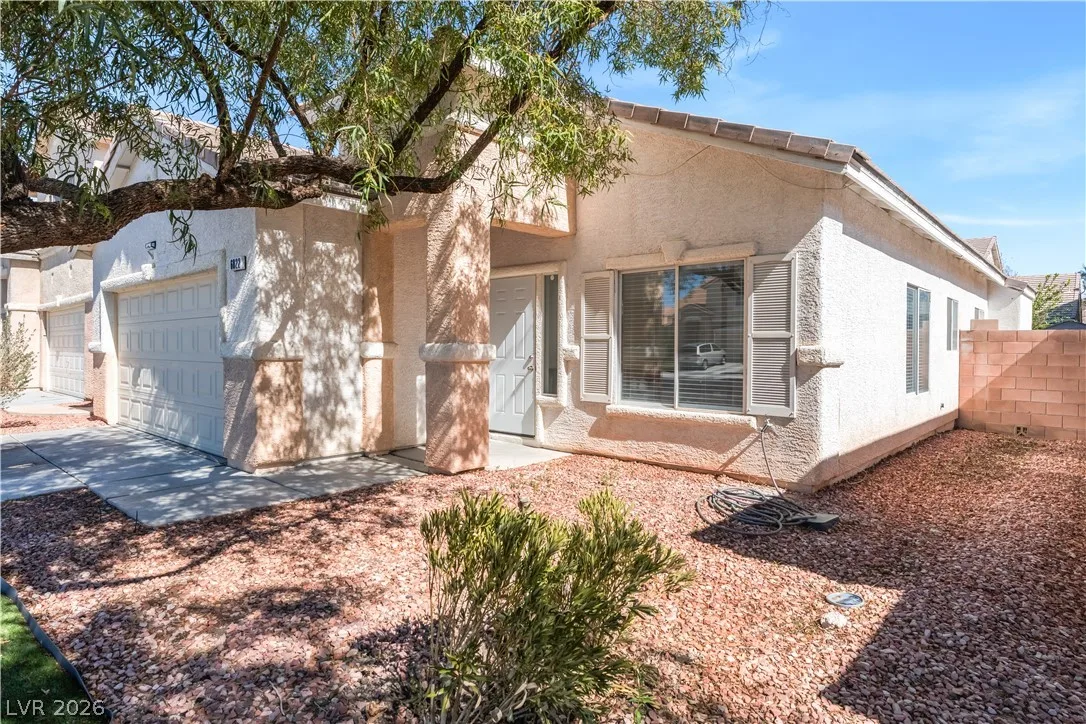 6022 Highland Gardens Drive — photo 3 of 55