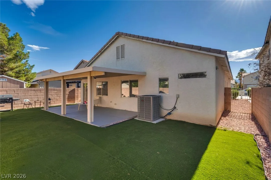 6022 Highland Gardens Drive — photo 4 of 55