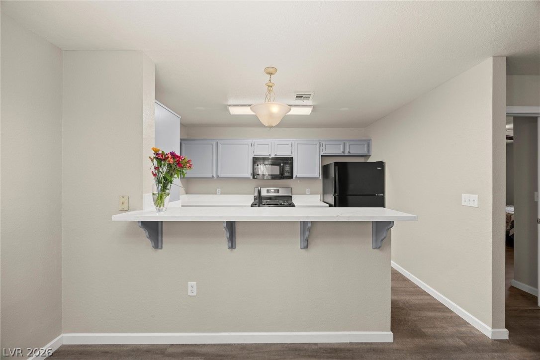 8452 Boseck Drive 154 — photo 2
