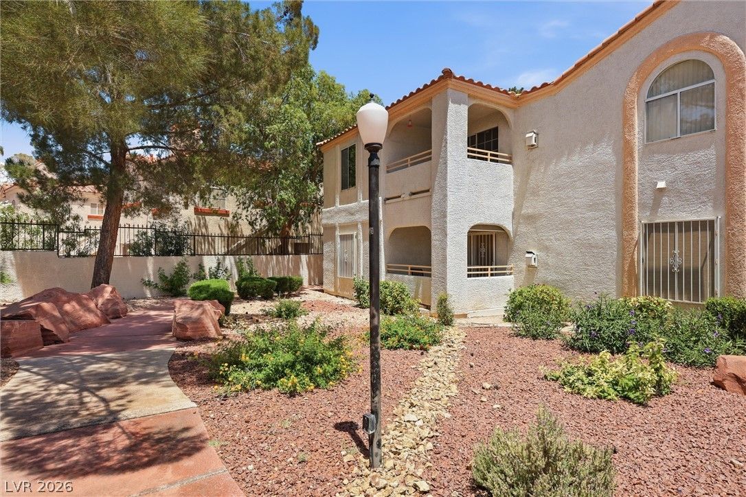 8452 Boseck Drive 154 — photo 4