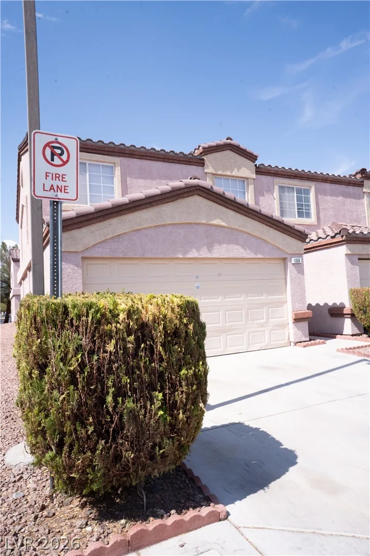 2524 Adelante Avenue 106 — photo 2