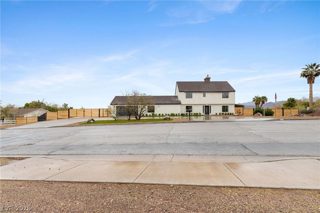 1212 Santa Ynez Avenue — photo 1