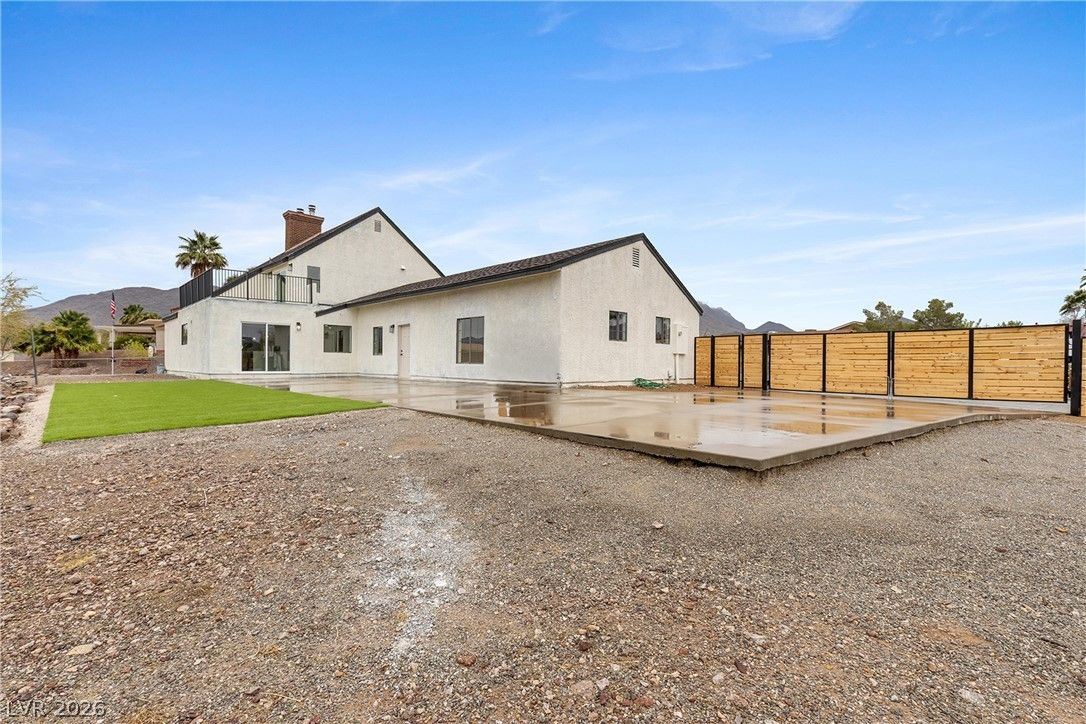 1212 Santa Ynez Avenue — photo 2