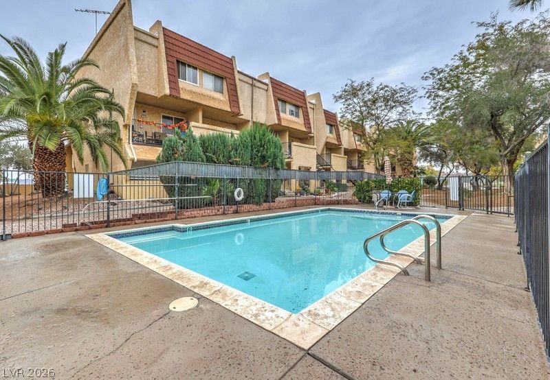1303 Darlene Way 405B — photo 4