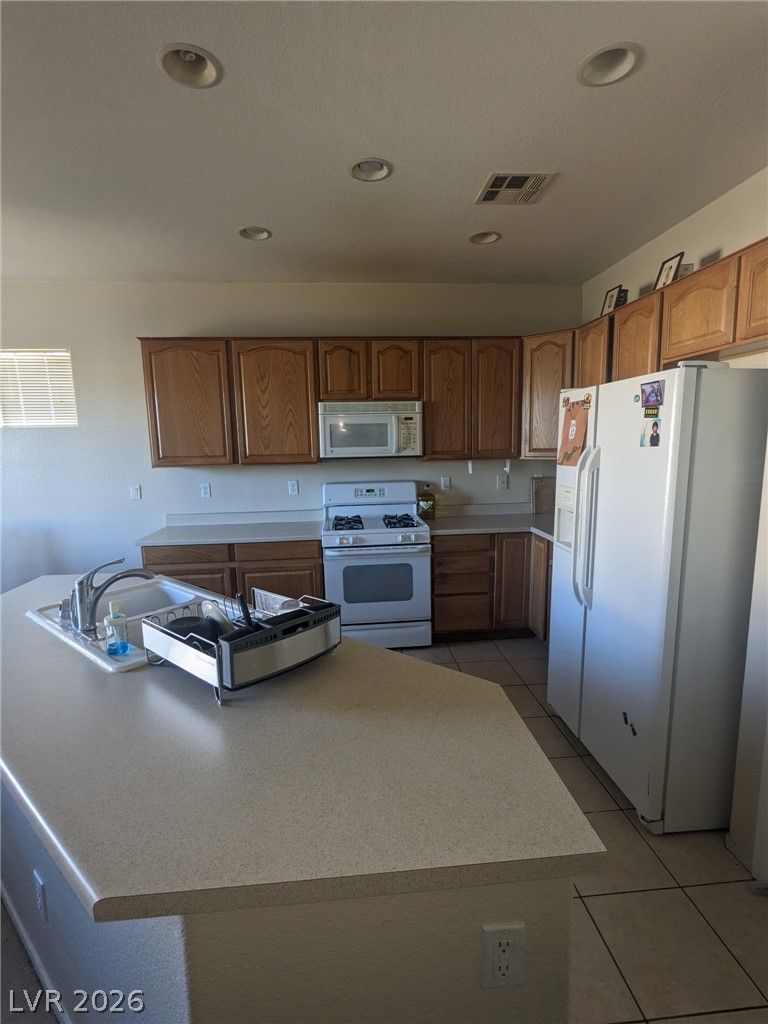 6430 Hamilton Grove Avenue — photo 4 of 9