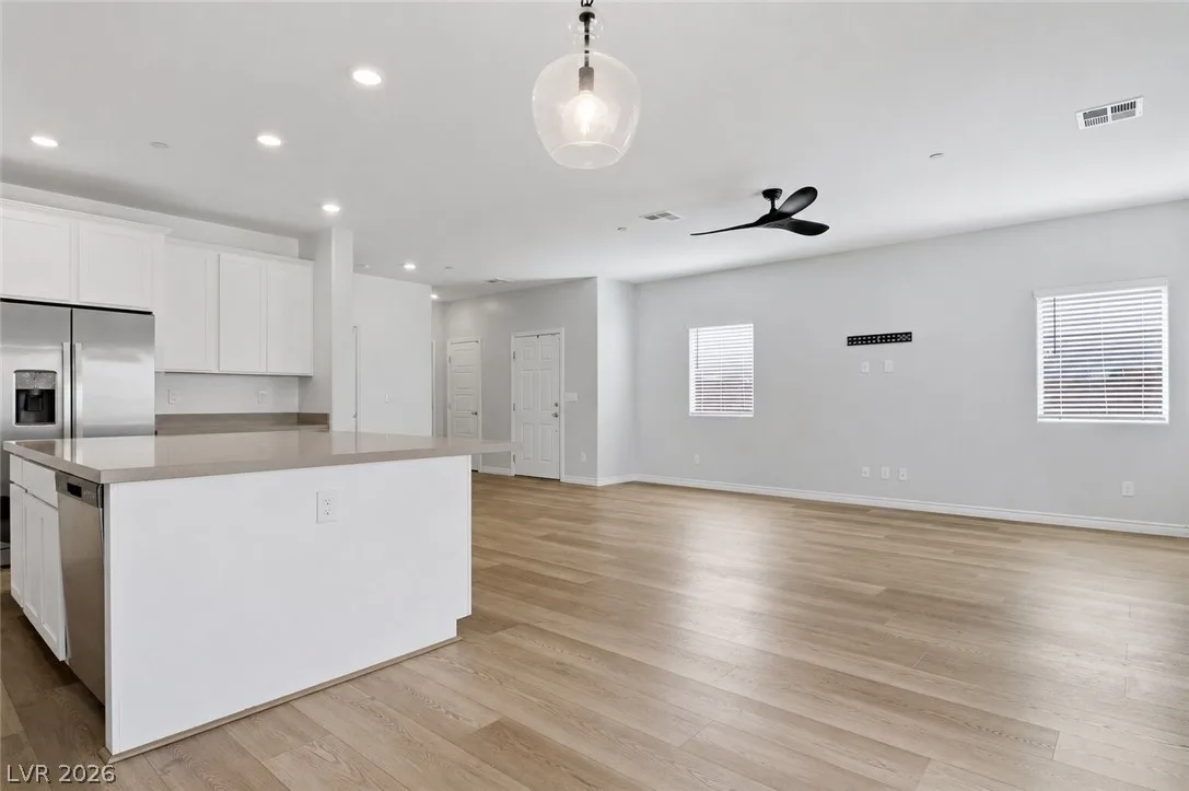 1623 Dakota Group Avenue — photo 3
