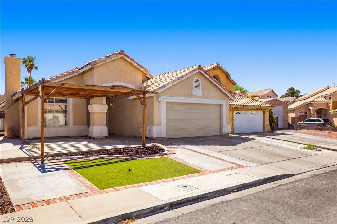 2568 Windy Leaf Drive — photo 2