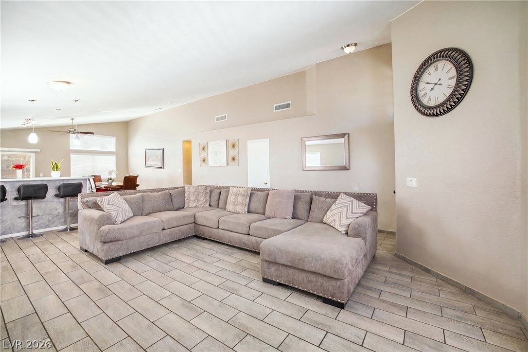 2568 Windy Leaf Drive — photo 4