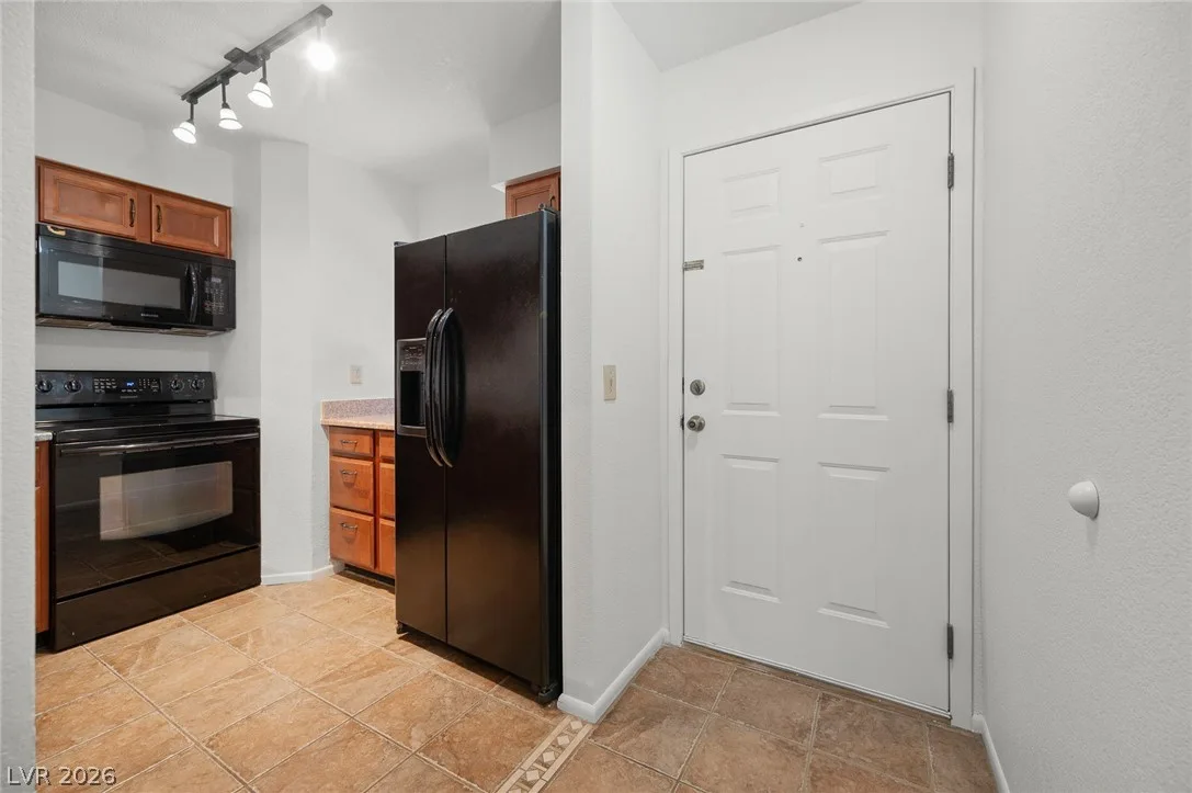 2076 Mesquite Lane 102 — photo 4