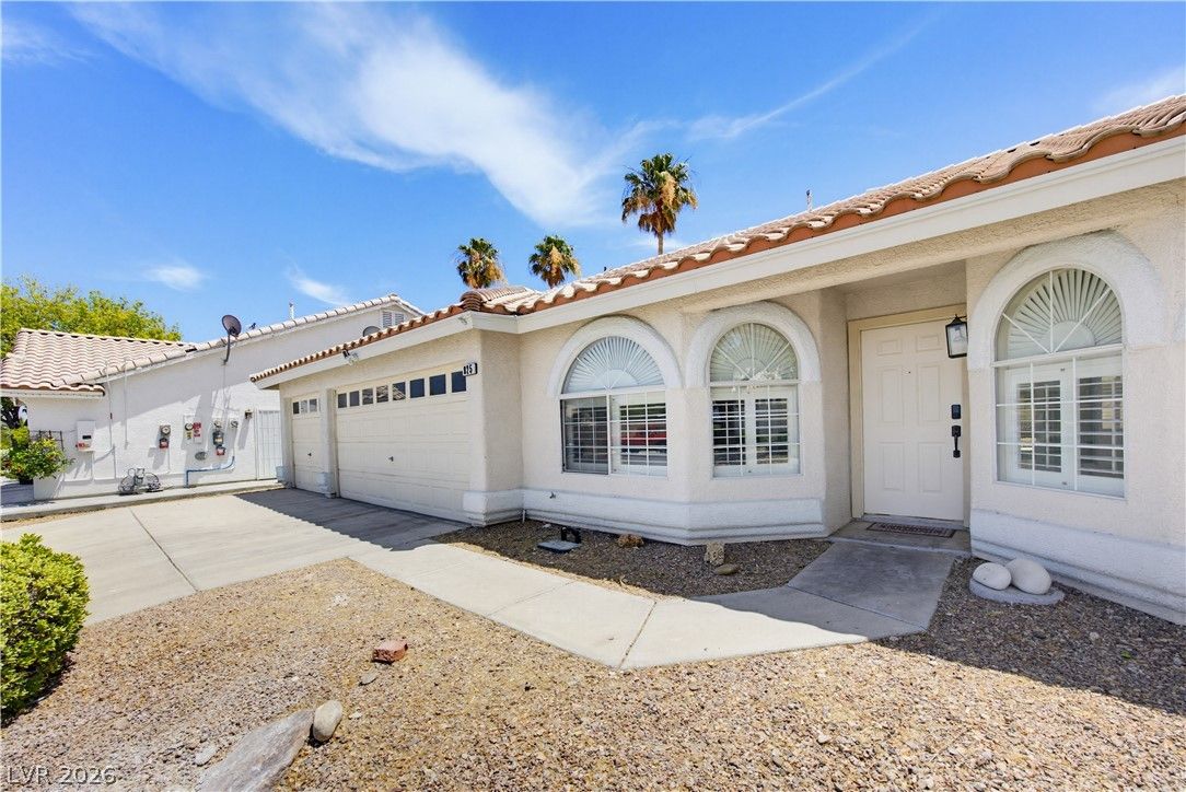825 Royal Moon Avenue — photo 5