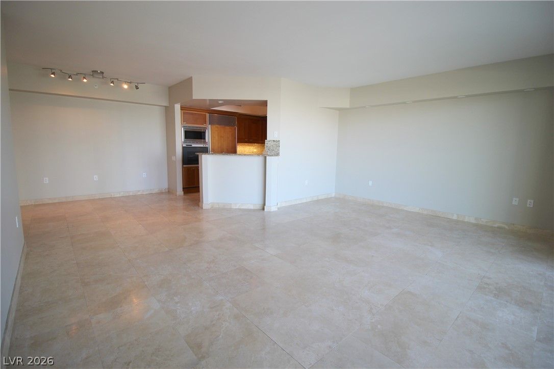 2777 Paradise Road 708 — photo 3 of 13