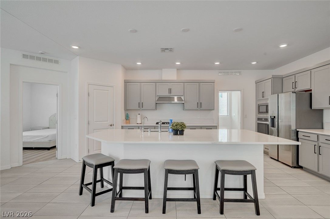 640 Stone Hammer Avenue — photo 4