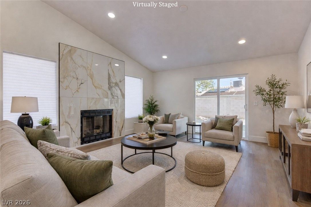 4724 West La Madre Way — photo 4 of 27