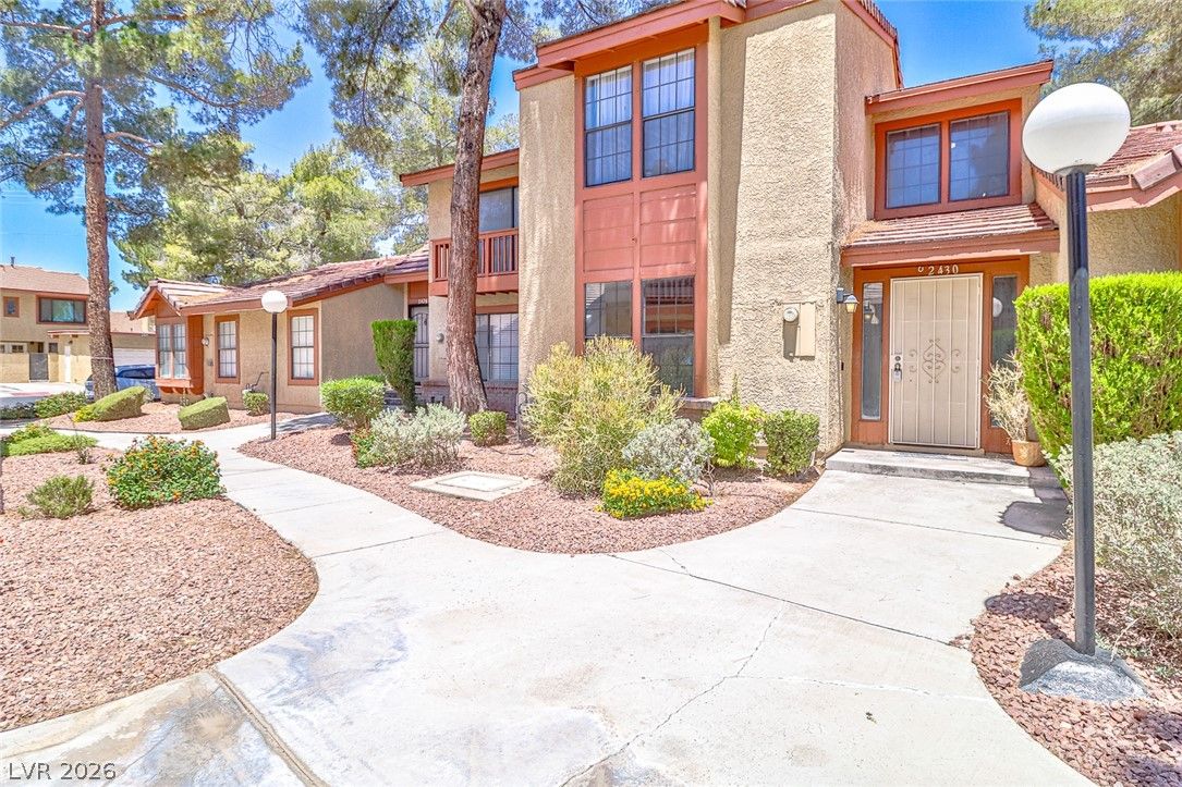 2430 Pickwick Drive — photo 4