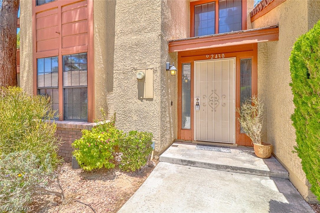 2430 Pickwick Drive — photo 5