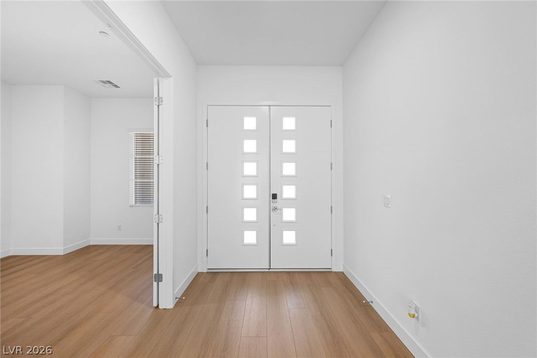 206 Devon Crest Avenue — photo 3