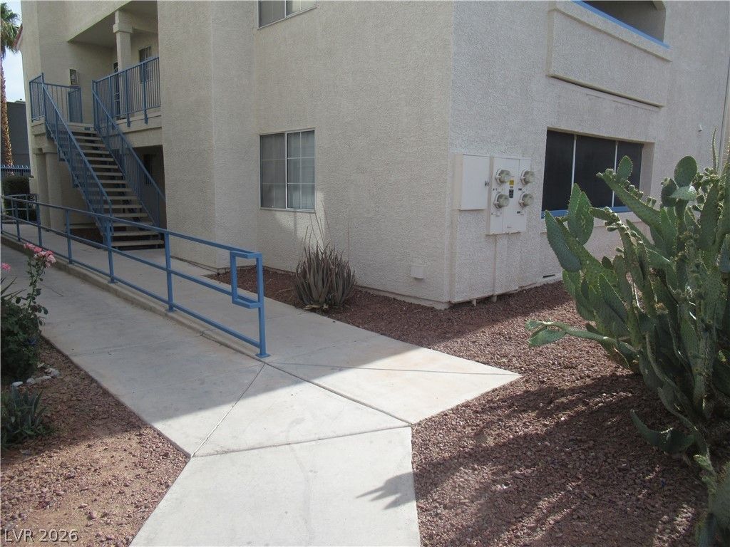 2725 South Nellis Boulevard 1020 — photo 3
