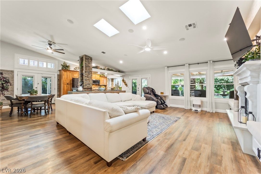 207 South White Cloud Circle — photo 3