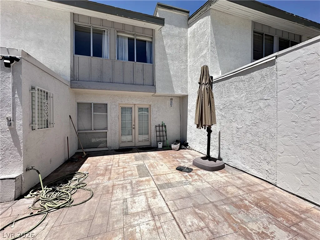 674 Rolling Green Drive 674 — photo 3