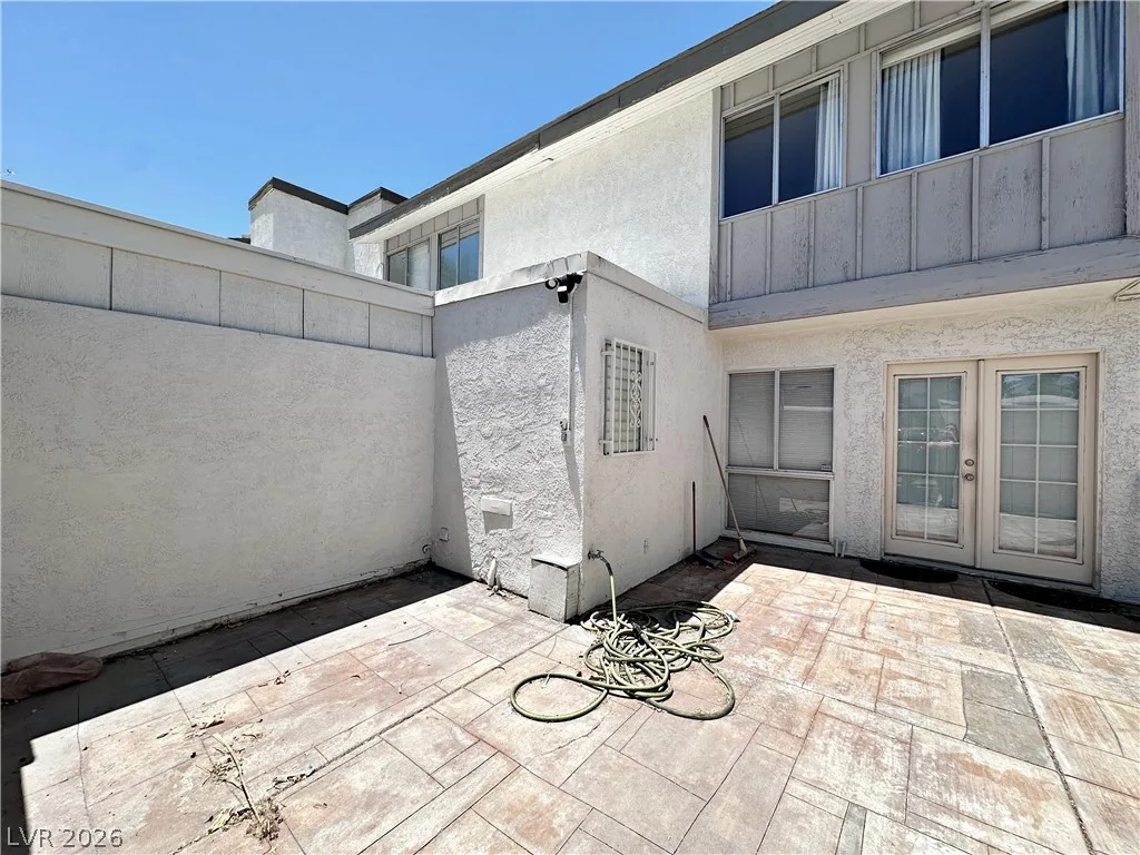 674 Rolling Green Drive 674 — photo 4