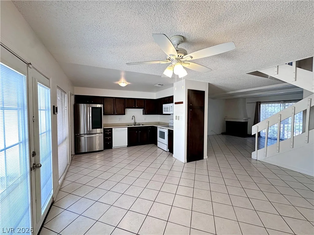 674 Rolling Green Drive 674 — photo 5