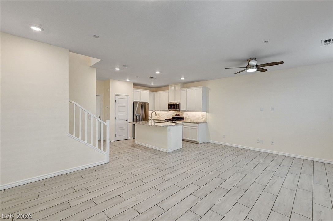 7358 North Decatur Boulevard 4 — photo 5 of 36