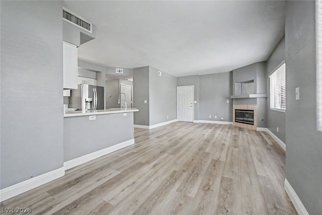 1524 Jenny Linn Drive 1524 — photo 4 of 26