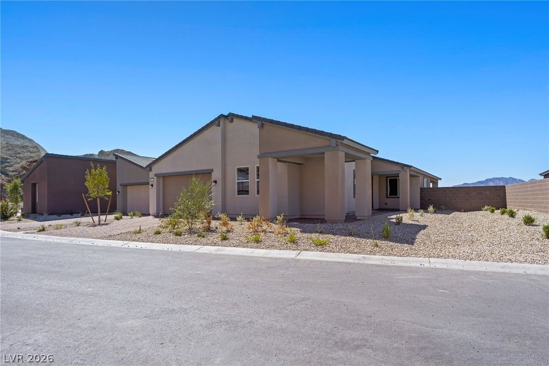 1476 Bianca Falls Drive — photo 2 of 28