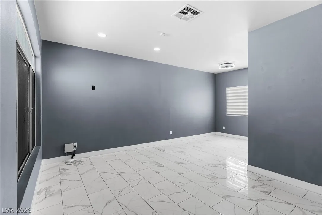 6385 Canyon Dawn Avenue — photo 2