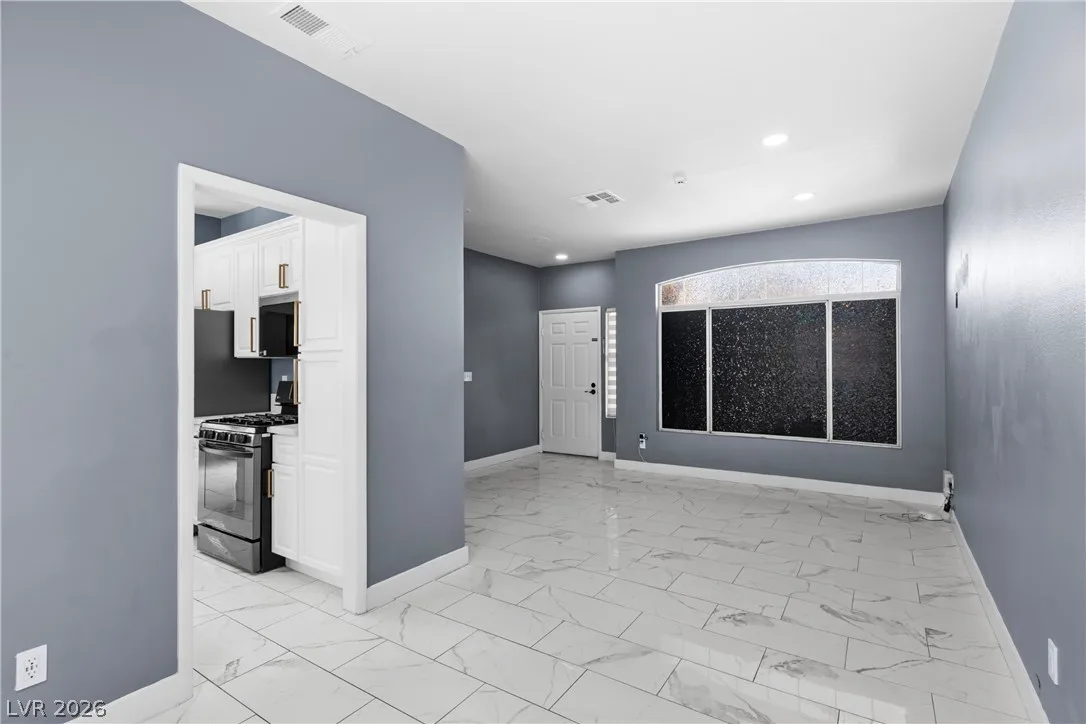 6385 Canyon Dawn Avenue — photo 4