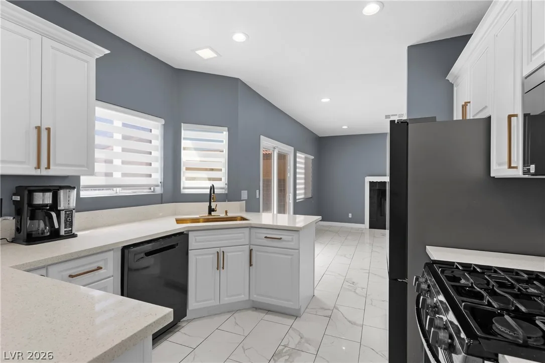 6385 Canyon Dawn Avenue — photo 5