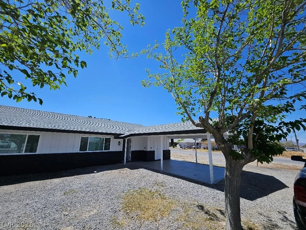1083 East Calvada Boulevard B — photo 3