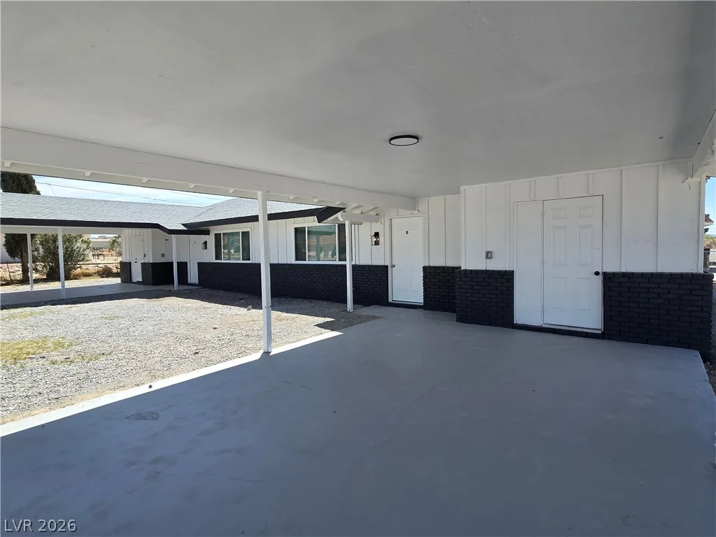 1083 East Calvada Boulevard B — photo 4