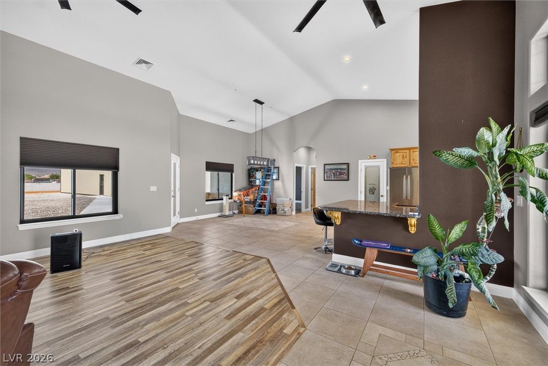 200 East Ember Street — photo 4