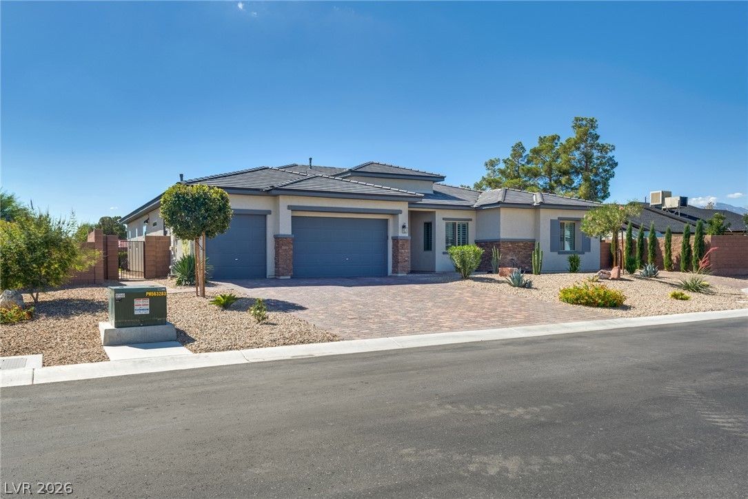 7371 Heritage Pines Court — photo 2