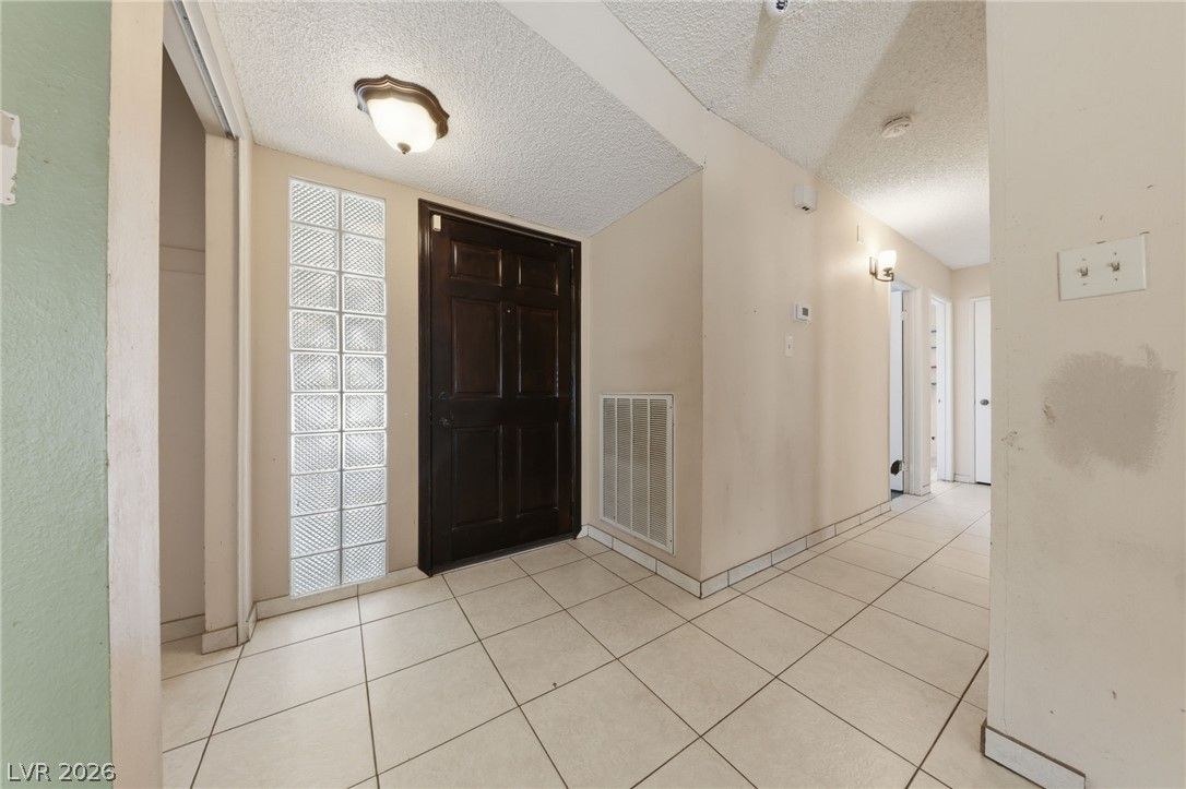 5194 Merrill Circle — photo 4 of 25