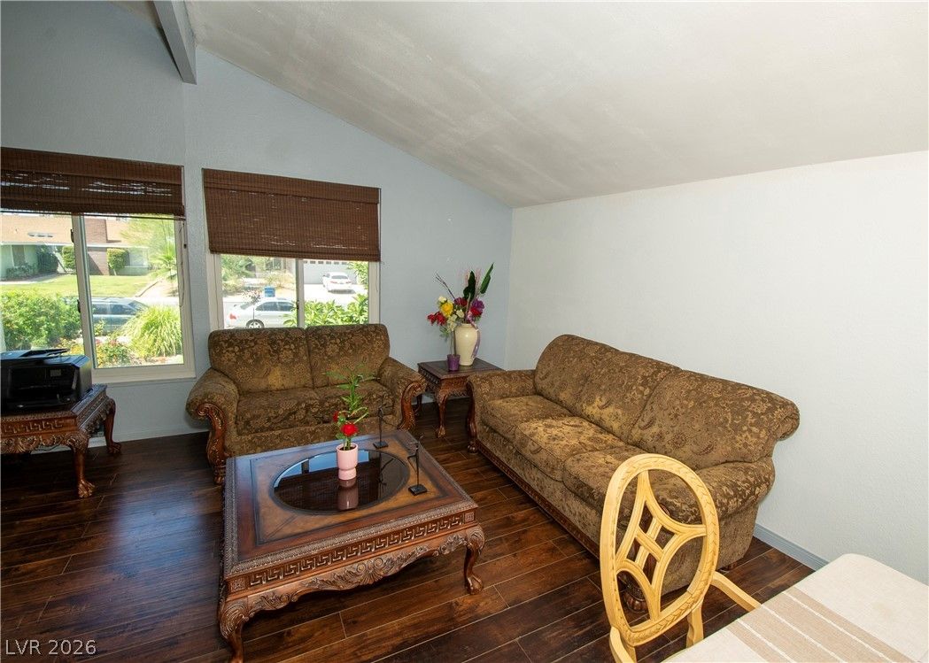 6785 Groveview Lane — photo 4